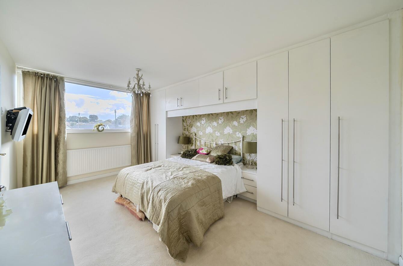 Mendip Close, Fforestfach, Swansea, SA5 5AB
